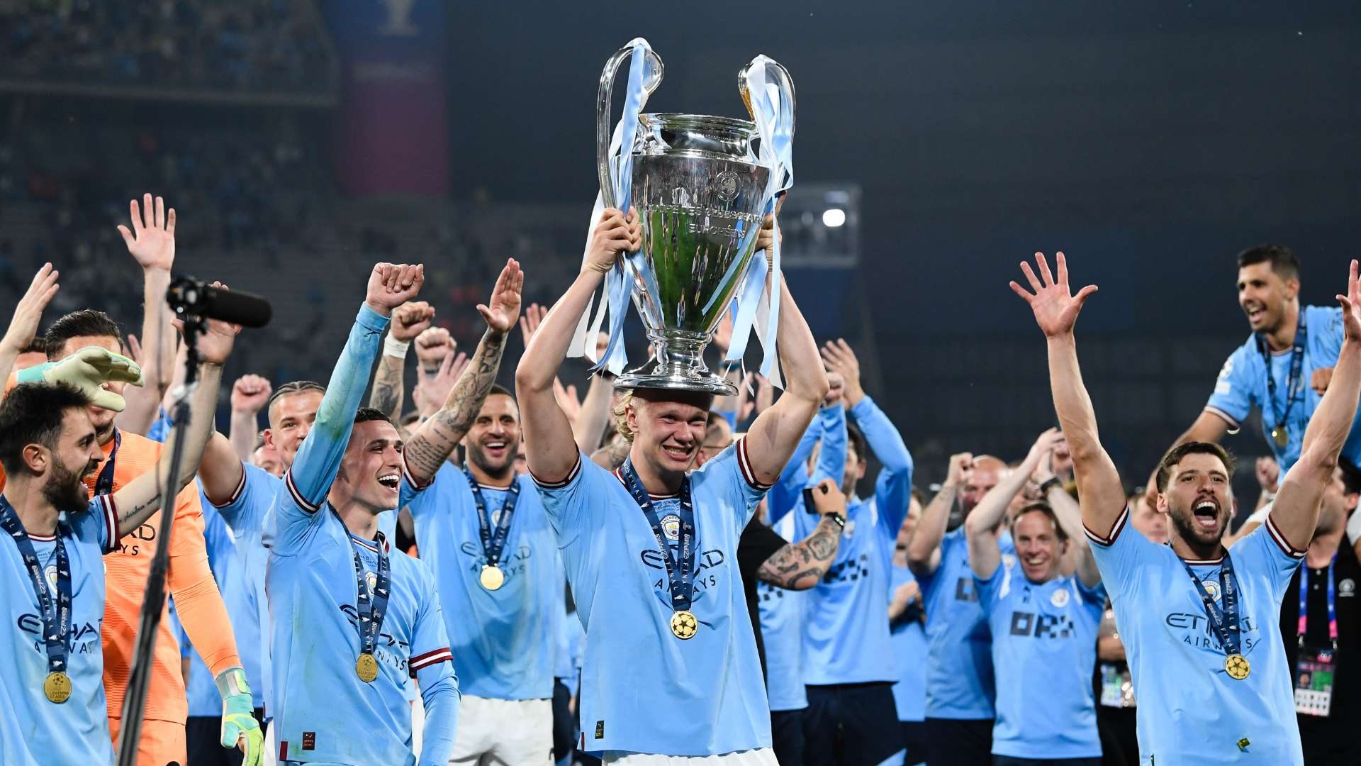 轻观众所青 轻观众所青